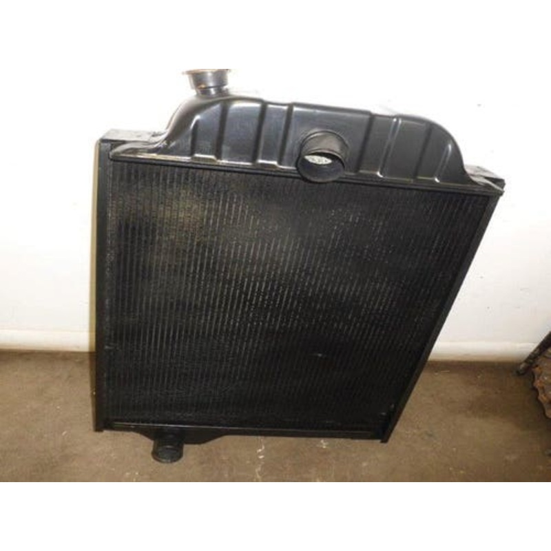 Reconditioned Radiator fits John Deere 4010 AR26551 AR31581 AR31582 AR34302 AR46438 AR26569