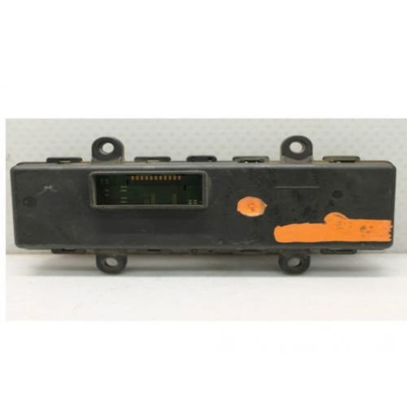 Used Air Condition Control Module fits John Deere 8225R 8245R 8270R 8295R 8345RT 8235R 8260R 8285R 8310R 8335R 8360R 8310RT 8335RT 8360RT RE261196